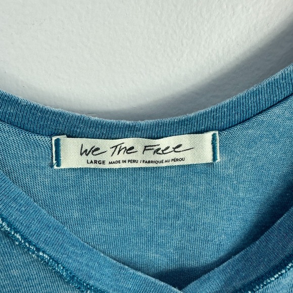 We The Free‎ Blue T-Shirt Size L Open Back Distressed Raw Hem Indie Sleaze - Picture 2 of 6